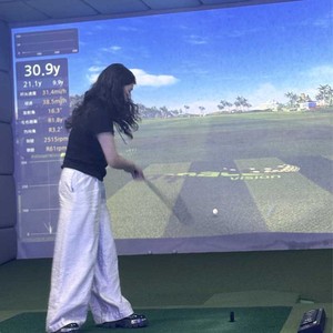 Simulador de <span class=keywords><strong>Golf</strong></span> Songfa, Sistema de Proyección Interactiva para Interiores, Pantalla Táctil Óptica de 1280x720, Sistema Operativo Windows y Android, Área de Juegos Interior - Product Image 1