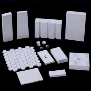 Chịu nhiệt khai thác mỏ lục giác 92% 95% alumina gốm Miếng gạch cho đường ống làm việc