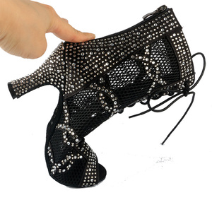 Bottes de <span class=keywords><strong>danse</strong></span> Offre Spéciale pour femmes talons en gros chaussures en soie évidées avec de petites perles brillantes pour un usage quotidien - Product Image 5