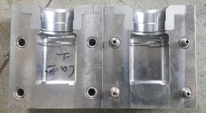 Fourniture en gros de moules de soufflage durables en HDPE Emballages industriels pour récipients en plastique creux disponibles à bon prix - Product Image 3