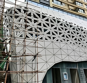 Panneaux décoratifs perforés en aluminium modernes et personnalisés pour hôtels et façades métalliques de bâtiments, panneaux extérieurs découpés au laser - Product Image 2