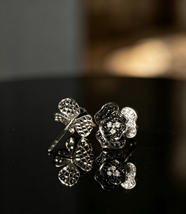 Xinfly Luxury Fashion 18K Real Gold White <b>Black</b> Natural Diamonds Flower <b>Earrings</b> <b>Stud</b> Au750 Fine Jewelry for Women - Product Image 4