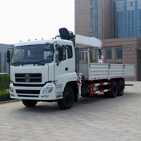 Camion-grue hydraulique à flèche télescopique 6x4 avec plateau à ridelles pour le chargement de tuyaux en acier