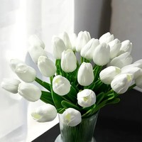 Vente en gros de tulipes et feuilles artificielles Real Touch fleurs de fête d'intérieur en matériau PU pour Noël et la Saint-Valentin