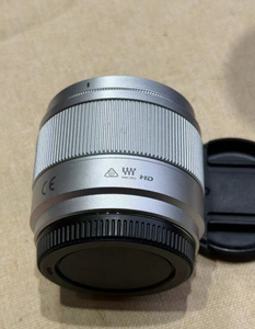 Objectif 25 mm F1.7 pour monture M4/3, 95 % neuf, seulement 125 g, léger - Product Image 2