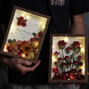 Arte enmarcado con flores preservadas - Decoración de pared con flores reales preservadas para el hogar y exhibición en mesa - Product Image 2