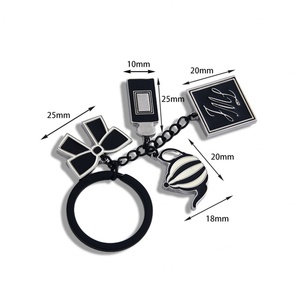 Wholesales Black Color Hard Enamel <b>Small</b> Size Five Accessories Metal Keychain - Product Image 4