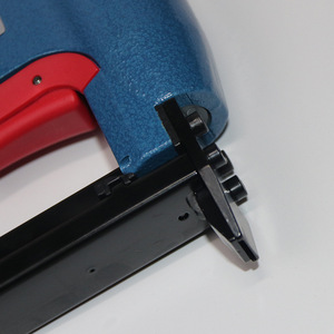 Engrapadora Neumática Industrial y <span class=keywords><strong>de</strong></span> Bricolaje <span class=keywords><strong>de</strong></span> Calibre 22GA para Compresor <span class=keywords><strong>de</strong></span> Aire, Herramienta <span class=keywords><strong>de</strong></span> Unión Neumática <span class=keywords><strong>de</strong></span> Punta Larga <span class=keywords><strong>de</strong></span> 1/4~5/8 Pulgadas, Pistola <span class=keywords><strong>de</strong></span> Clavos para Tapicería - Product Image 5