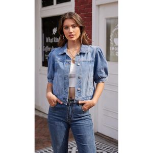 Chaqueta Vaquera Corta Personalizada para Mujer, con Mangas Abullonadas y Bolsillos, Estilo Lavado - Product Image 6