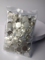 Strass en verre à dos plat non thermocollants en gros à prix réduit, avec nuancier inclus, pour la décoration de vêtements et de chaussures