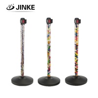 Barrière de sécurité intérieure extensible Tapis rouge Poteaux de passerelle VIP Contrôle des foules en plastique Barricade Q Manager Belt Post Stanchions