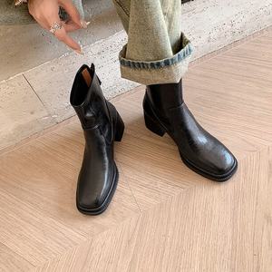 Botines de tacón grueso, modernos, versátiles y elegantes, de media caña, para otoño e invierno. - Product Image 3