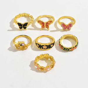 Anillo de Mariposa y Flor de Diseño Exclusivo, Anillos de Aleación Chapados en Oro Vintage de Lujo Ligero para Mujer, Joyería al por Mayor de Moda - Product Image 4