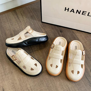 Les dernières chaussures plates tendance en PVC faciles à porter, pantoufles douces pour la plage - Product Image 5