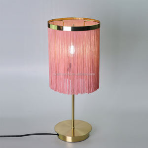 Lámpara de Mesa con Borlas Rosadas de Moda, Base de Metal con Flecos, Lámpara de Mesa - Product Image 1