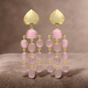 Boucles d'oreilles chandelier ethniques tendance en argent rose plaqué or avec quartz - Cadeau pour femmes et unisexe - Product Image 3