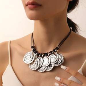 <span class=keywords><strong>Collane</strong></span> con cordoncino in pelle a doppio annodato da donna in lega retrò con ciondolo a forma di medaglione rotondo con nappe gioielli <span class=keywords><strong>per</strong></span> feste - Product Image 3