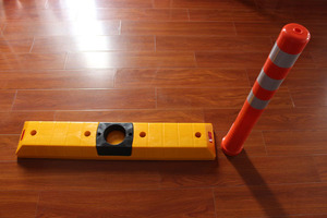 Plastic Bollards Delineator <b>Post</b> lane Separator Plastic Base PU Delineator Curb Marker <b>Post</b> Road Divider Lane Separators - Product Image 4