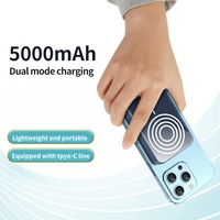 2025 nuevos dispositivos inteligentes portátiles Mini Power Bank 5000mAh con potencia de salida de 10W/20W y función de soporte