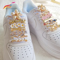 Vente en gros des derniers charmes de lacets de chaussures en métal de luxe, or et argent, papillon, rose, pour baskets