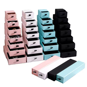 Caja de Joyería Cuadrada de Papel Kraft con Diseño Único para Collares y Pulseras, Elegante Estuche de Regalo - Product Image 5