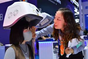 Alat Penumbuh Rambut <span class=keywords><strong>Laser</strong></span> KN-8000A1 Model Terbaru 2024 untuk Kerontokan Rambut - Colokkan, Bebas Genggam, Instrumen Penumbuh Rambut Kelas Klinis - Product Image 6