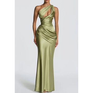 <span class=keywords><strong>Abito</strong></span> lungo da sera in raso <span class=keywords><strong>verde</strong></span> elegante da donna, modello sirena <span class=keywords><strong>monospalla</strong></span> con cut-out, vestibilità slim e drappeggiato, Collezione Estate 2026 - Product Image 1