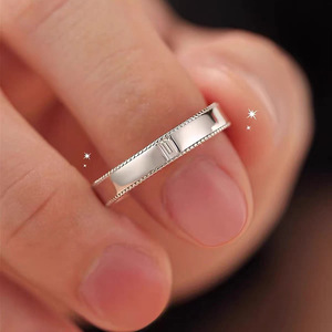 Anelli in Moissanite Taglio Smeraldo Vvs D Gra, Gioielli Minimalisti in Argento Sterling 925 Placcato Oro Bianco Antiossidante per Coppie - Product Image 5