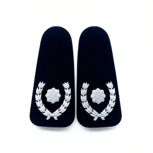 Epaulettes de Lujo Personalizadas con Encaje Bordado y Correa de Hombro de Gancho y Bucle, Detalle Hecho a Mano, Tipo Mariposa, para Uniformes Hechos a Medida - Product Image 1