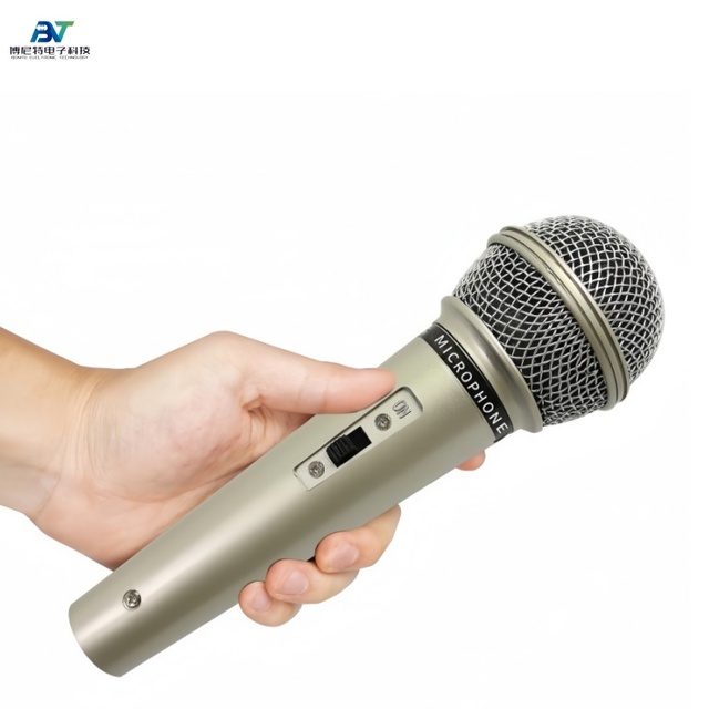 High Quality Professional Dynamic Microphone Wired Handheld Light-weight Noise Cancelling Modern XLR Cable Made Plastic Singing