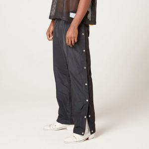 Pantalon large pour homme en nylon avec logo personnalisé et boutons latéraux – Vente en gros - Product Image 5