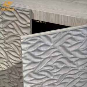 Французский декоративный буфет для гостиной из натурального массива дерева с резными узорами и полукруглыми секциями - Product Image 5