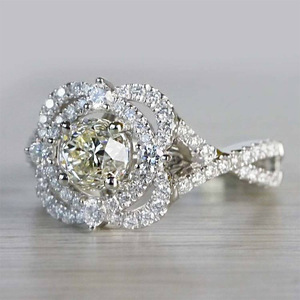 Elegante anello scintillante per donna, delicato gioiello alla moda per le dita - Product Image 2