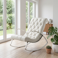 Fauteuil à bascule moderne en cuir capitonné blanc, style nordique minimaliste, fauteuil de salon, cadre chromé, meubles de salon