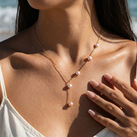 Collier élégant pour femme en plaqué or 18 carats, imperméable, avec longue pampille et perle d'eau douce flottante en forme de Y, idéal pour le quotidien, les banquets et les rendez-vous