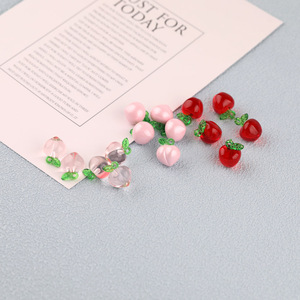Abalorios de resina acrílica con forma de melocotón, transparentes, color rosa, para accesorios de cabello DIY, materiales de verano 2024, origen Yiwu - Product Image 2