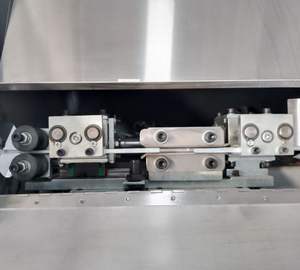 Macchina piegatrice della barra distanziatrice di alluminio per la fabbricazione di vetro isolante con il componente centrale del motore - Product Image 4