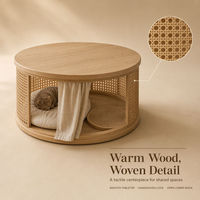 Table basse ronde en bois et rotin tressé avec niche pour chat, idéale pour le salon, conçue pour une utilisation partagée entre les humains et les animaux domestiques