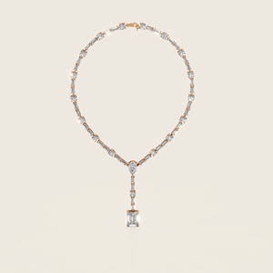 Collier Sparkle Solstice conçu pour refléter la lueur du jour le plus long avec des accents chatoyants qui ajoutent de la chaleur - Product Image 5