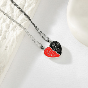 Collier pendentif cœur pour meilleurs amis, en alliage de zinc, cadeau pour enfants, bijoux, design magnétique rouge et noir - Product Image 1