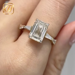 Anillo de Compromiso de Lujo con Diamante Cultivado en Laboratorio con Corte Esmeralda, Joyería Fina con Incrustaciones de Diamantes, Oro Sólido de 10K, Anillo de Compromiso para Mujer - Product Image 4