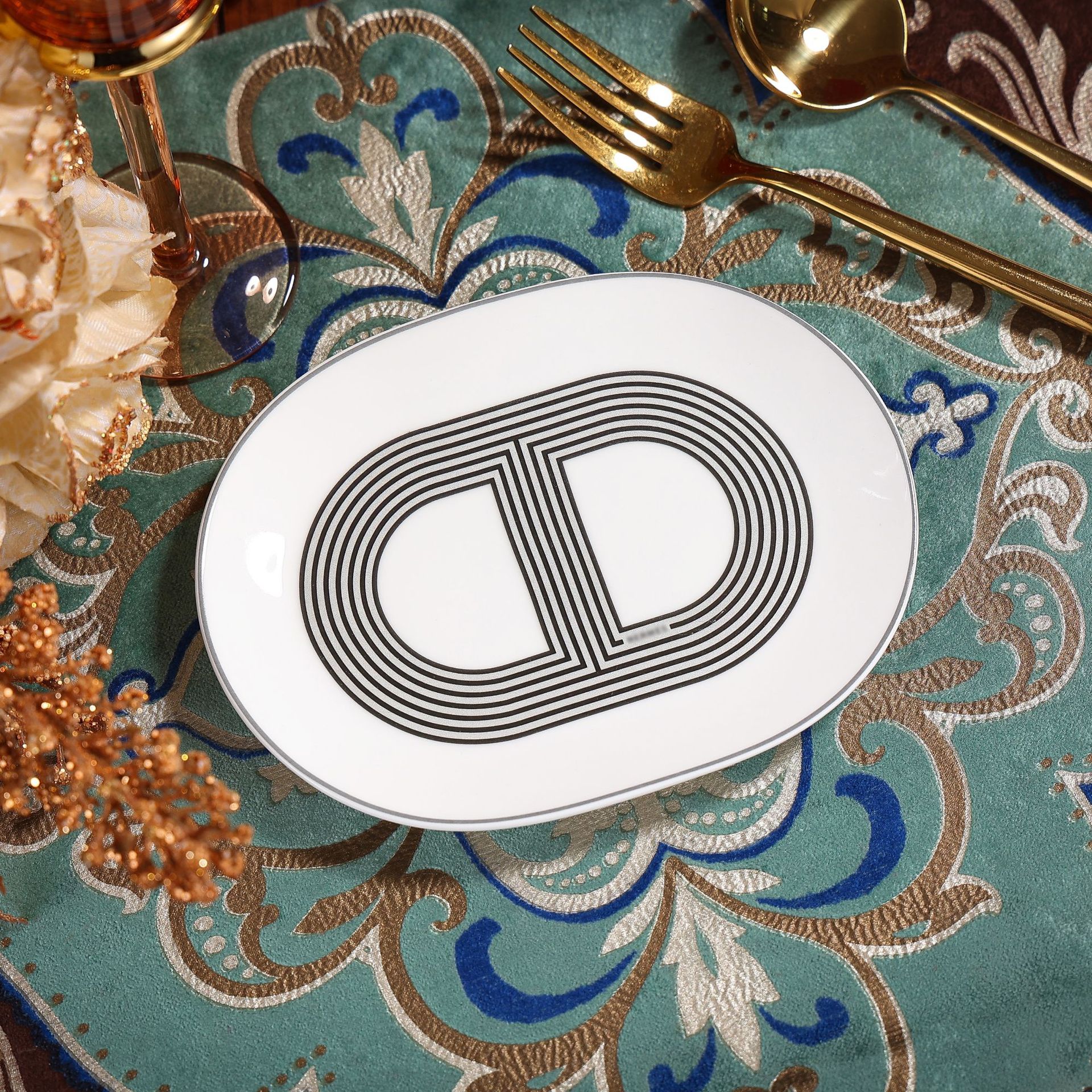 Petite assiette blanche