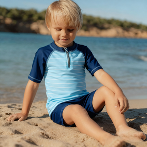 OEKO TEX <span class=keywords><strong>Maillot</strong></span> <span class=keywords><strong>de</strong></span> <span class=keywords><strong>bain</strong></span> pour enfants personnalisé écologique UPF 50 maillots <span class=keywords><strong>de</strong></span> <span class=keywords><strong>bain</strong></span> pour enfants été 2 pièces garçons maillots <span class=keywords><strong>de</strong></span> <span class=keywords><strong>bain</strong></span> pour les fêtes <span class=keywords><strong>de</strong></span> plage - Product Image 1