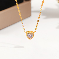 Nouveauté 2026 : Pendentifs et Breloques en Zircon Brillant, Collier Chic en Acier Inoxydable avec Pendentif Cœur, Mini Bijoux Doux pour Femmes TGXL14785