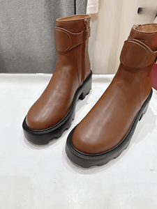 Botas Chelsea con Correa Ajustable en el Tobillo y Suela Gruesa para Mujer, Otoño Invierno, Estilo Valentino - Product Image 5