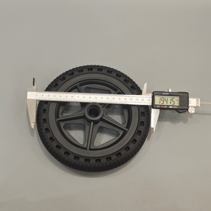 Ensemble de roues de 8 pouces pour fauteuil roulant 8 "X 1 1/4 Roues de rechange pour fauteuils roulants manuels <span class=keywords><strong>Pneu</strong></span> solide en PU avec roulements de 12mm - Product Image 3