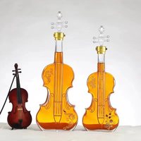 Processus de verre en forme de violon joint épaissi bouteille de médicament en mousse de guitare bouteille créative en forme de bouteille vide