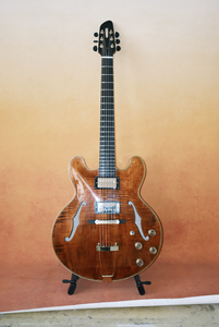 Guitarra eléctrica Yunzhi Archtop de cuerpo hueco estilo ES335, hecha a mano, con tapa de abeto, mástil de arce macizo y diapasón de ébano. - Product Image 3