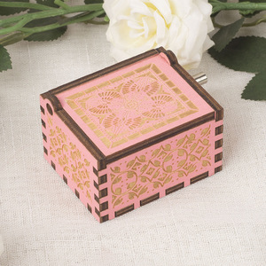 Mai luminoso Mini manovella carillon unico bellissimo legno <span class=keywords><strong>La</strong></span> Vie En Rose all'ingrosso per regalo di anniversario - Product Image 5