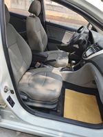 Auto Usado Hyundai Verna 2015, 1.4L Gasolina, Automático, Techo Solar, Encendido por Botón, Blanco, Volante a la Izquierda, Unidad Individual, Exportación Global, Sedán Económico